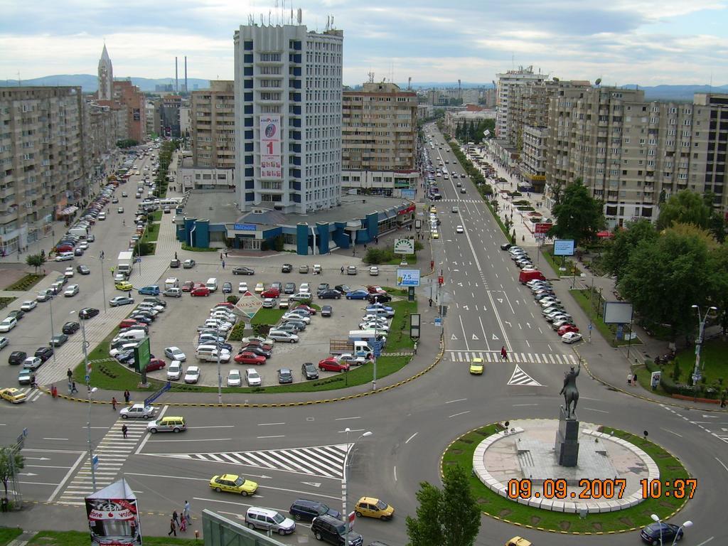 Relax 2 Central Apartment Bacău Eksteriør billede